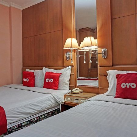 Oyo 671 Hotel Capitol Jakarta Buitenkant foto